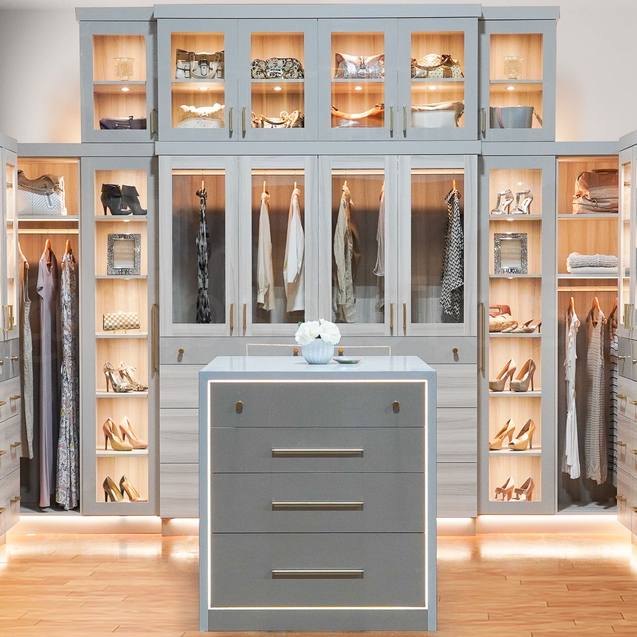 An image of LUXURY DIY LUXURY CLOSETS