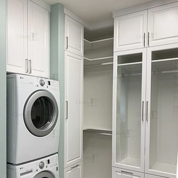 An image of a Built In Walk In with Laundry - Oxford White slide 2