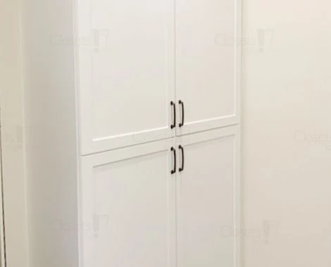 An image of a Armoire Shaker in Oxford White slide 2