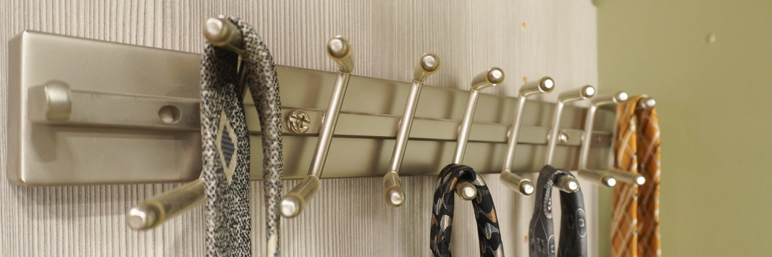An image of Tie/Belt Racks & Valet Rod