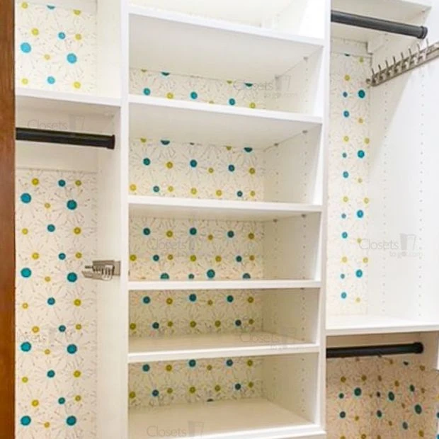 An image of a Reach In Closet with Dots - Oxford White slide 3