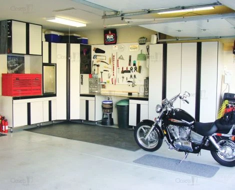 An image of a Two Tone Garage System - Black Aluminum Handles slide 4